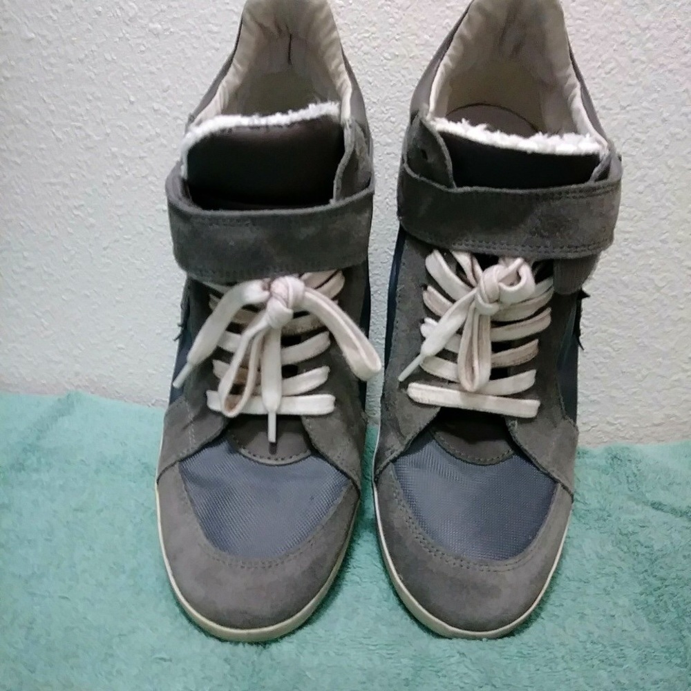 Steve Madden Cute Gray High Tops - Picture 3 of 8